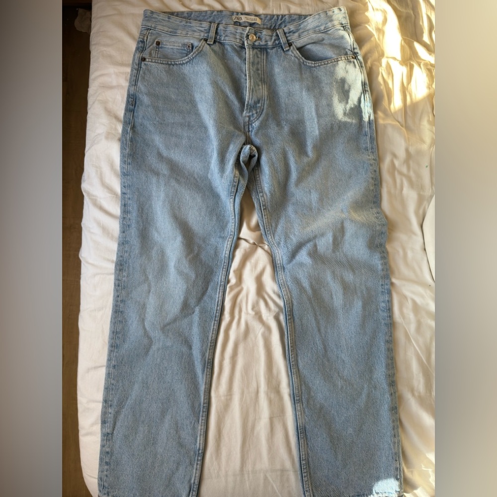 Zara light wash jeans(wear it 1 time)